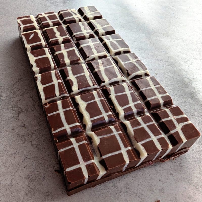 Dubai Rose Fusion Belgian Milk Chocolate Bar - Image 4