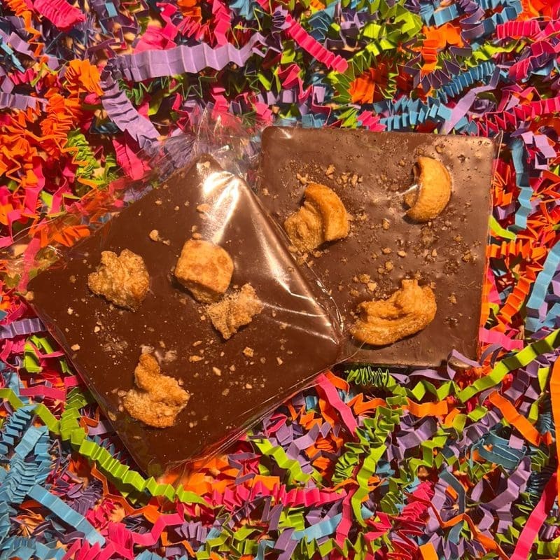 Milk Chocolate Half Bar with Maple, Salt and Pork Scratchings - Image 4